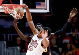 FIFA世界杯-米切尔42+7三分骑士惜败老鷹(yīng) 杰伦29+12+12沃克28分