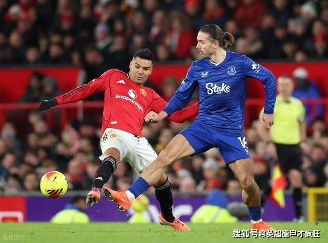 worldcup-英超曼联和铁锤帮踢平，胖虎大力轰门式传球助攻达洛特种瓜得豆！