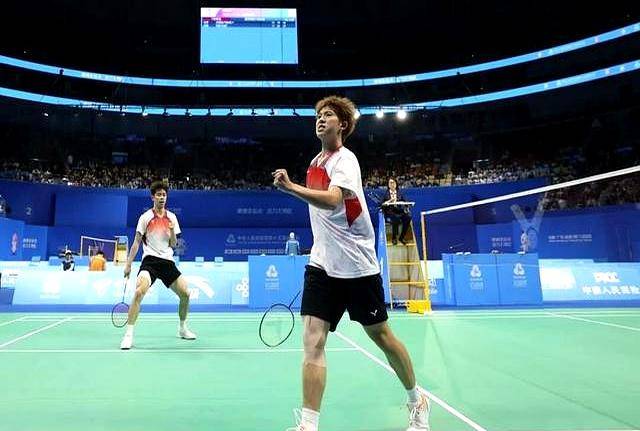 世界杯-刘阳刘毅创造历史，勇夺十五运会羽毛球男双金牌